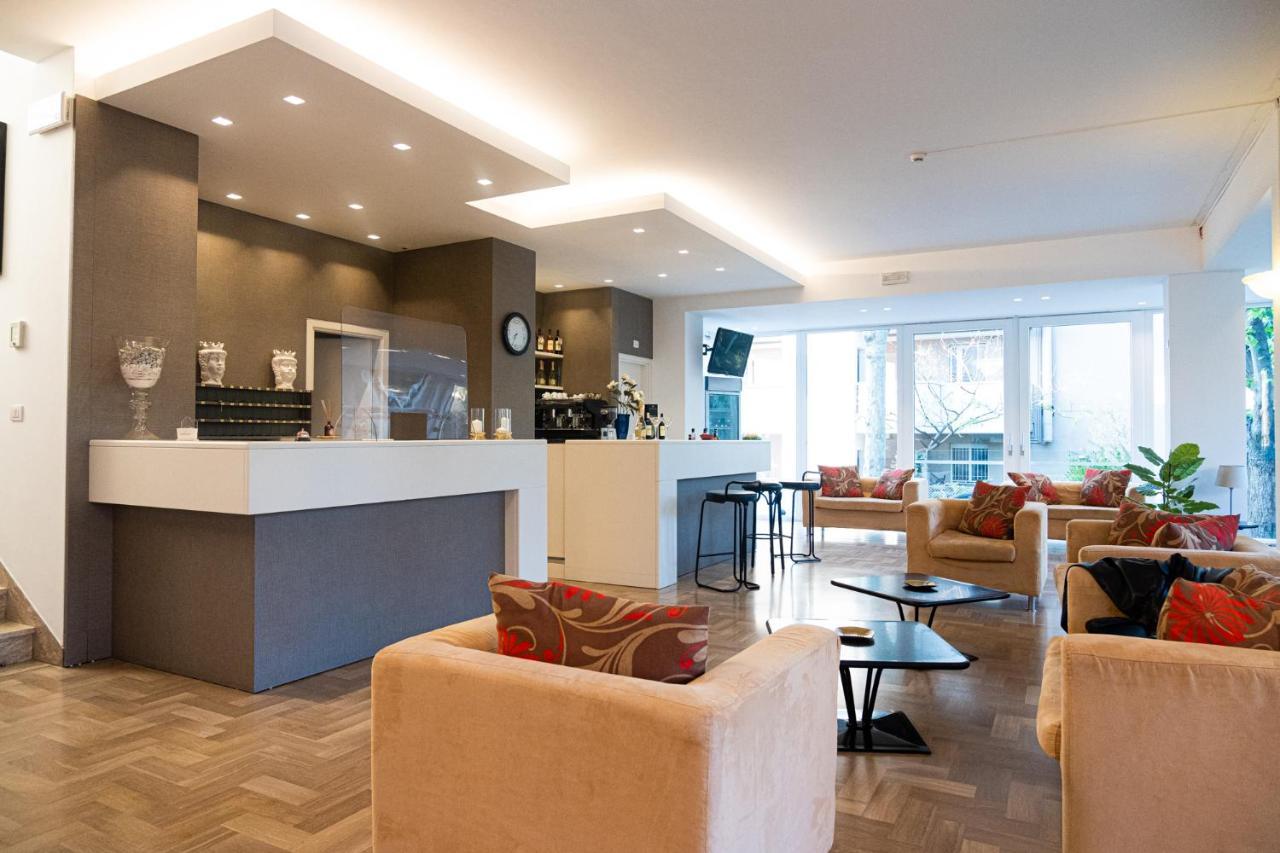 Hotel Cormoran Riccione Esterno foto