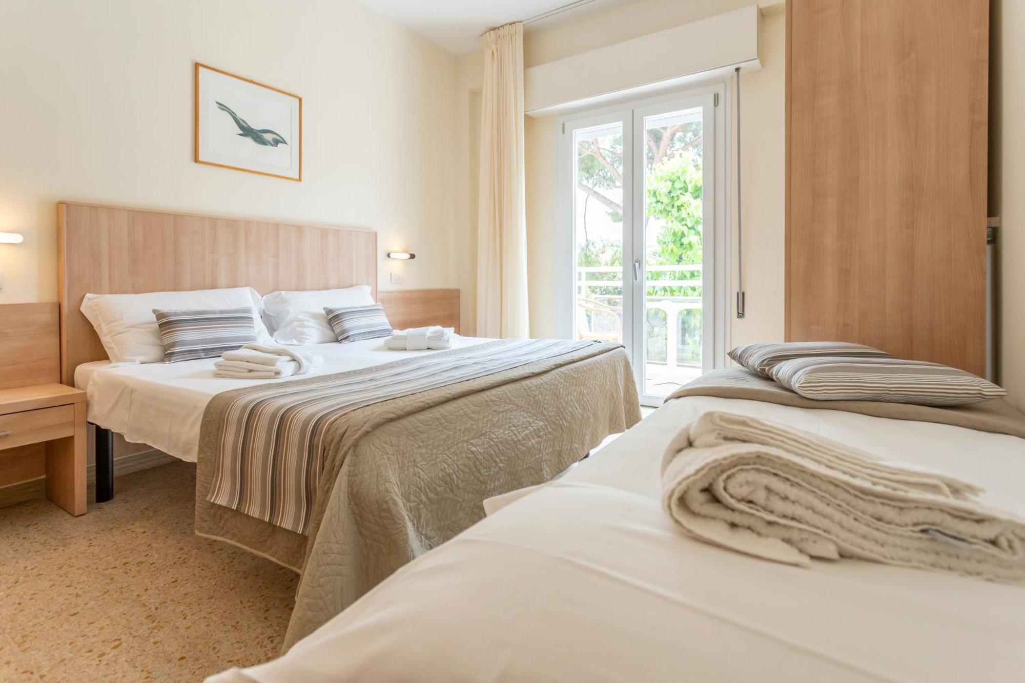 Hotel Cormoran Riccione Esterno foto