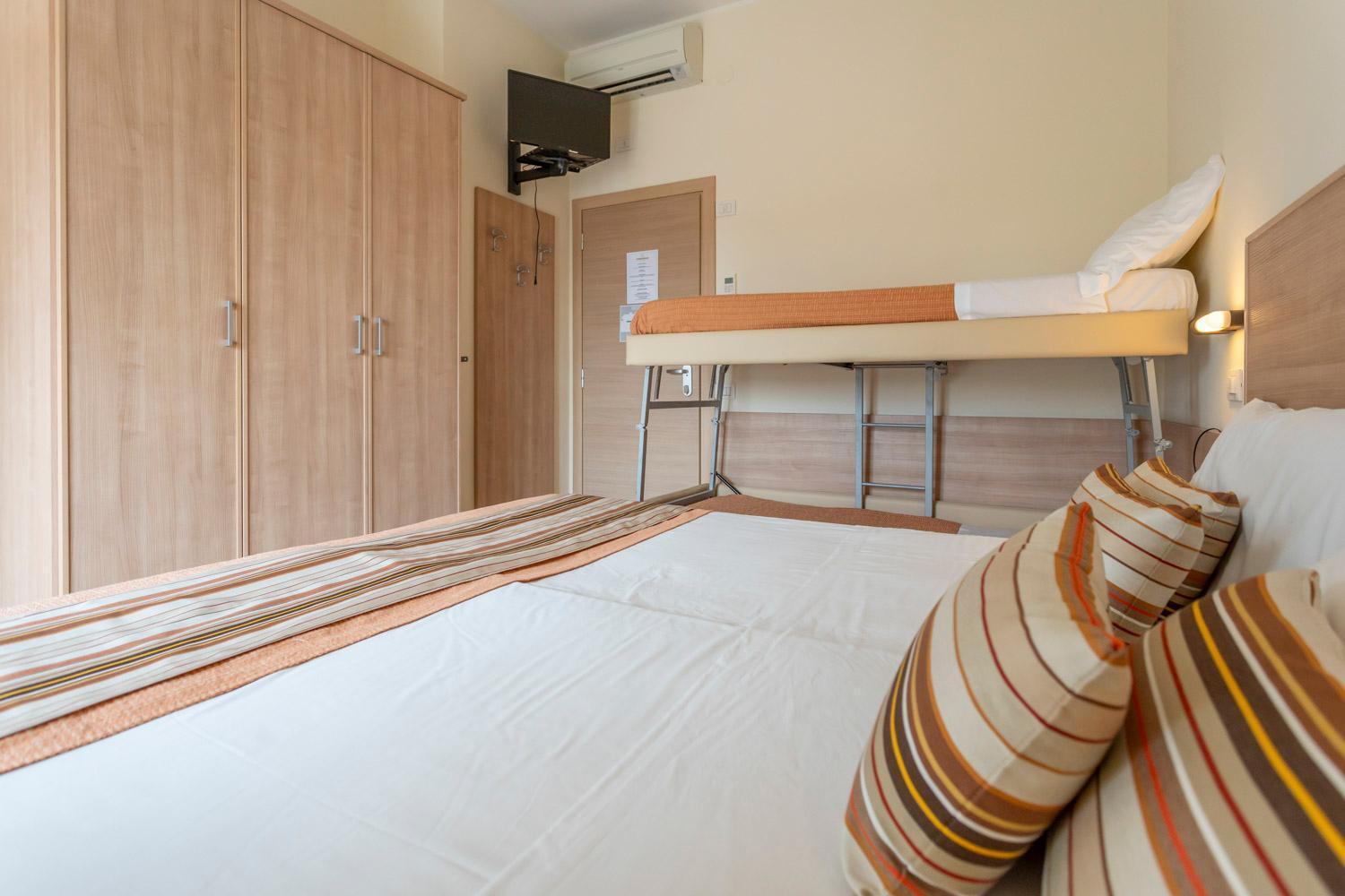 Hotel Cormoran Riccione Esterno foto