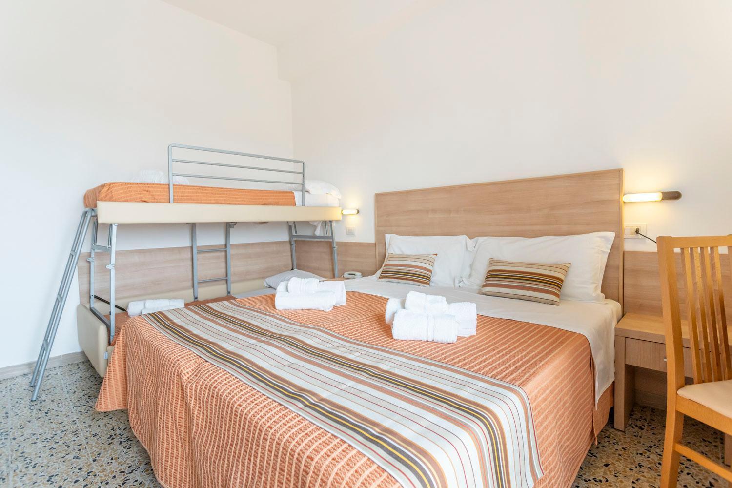 Hotel Cormoran Riccione Esterno foto