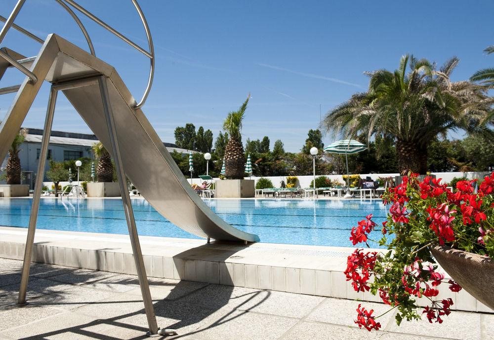 Hotel Cormoran Riccione Esterno foto